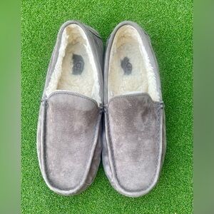 UGG Men's Size 12 Ascot Gray Suede Slippers Sherpa Moccasin